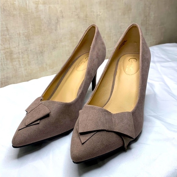 comfort Shoes - Comfort 3inch spiked heels size 10m